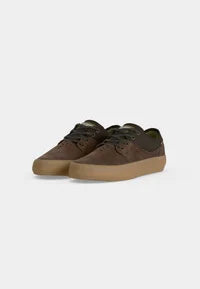 Globe Mahalo - Dark Brown / Gum